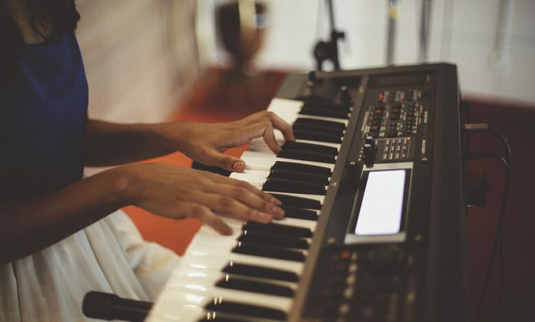 music-keyboard-instrument