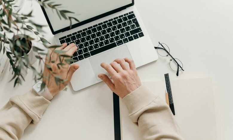 online profile features highlights