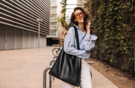 Why Womens Shoulder Bags Remain a Timeless Fashion Essential